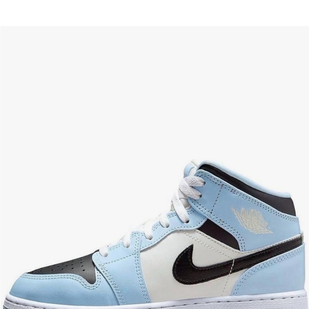 Nike Sneakers in Light‎ Blue and White